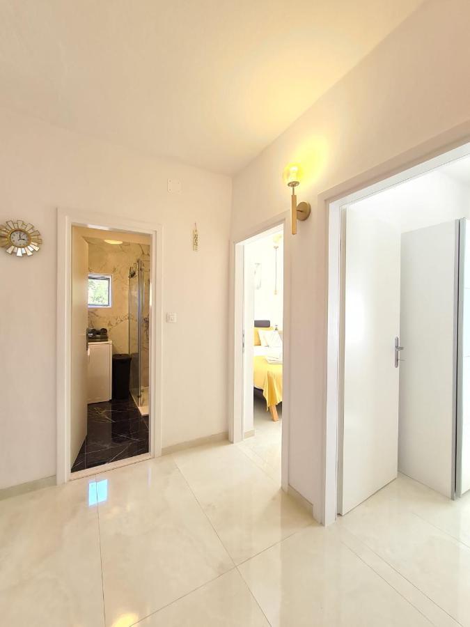 Olive Tree - House With Pool Villa Vinisce Bagian luar foto